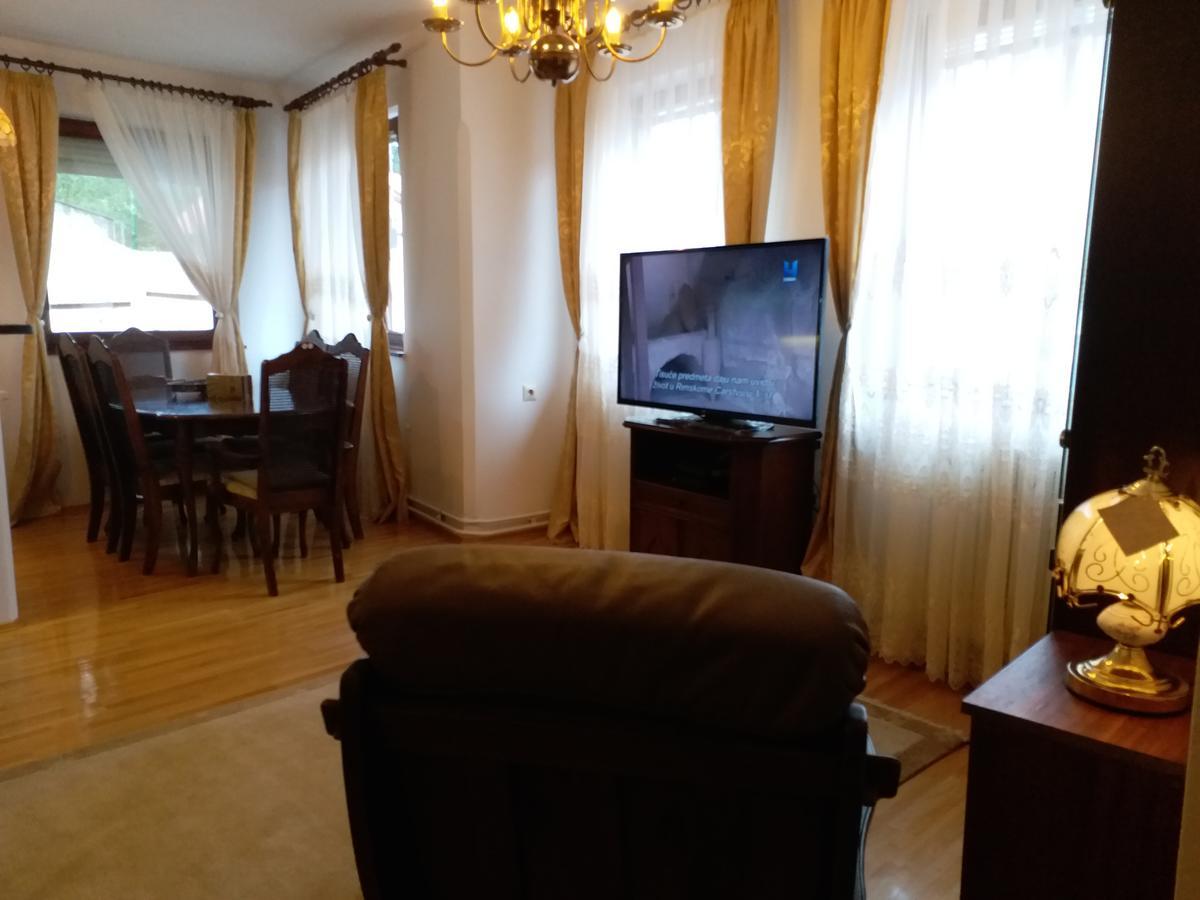 Lotus Apartment *
